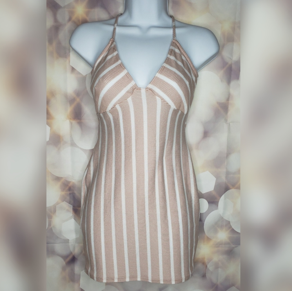 🌴 MAYPINK V-neck halter top mini dress
